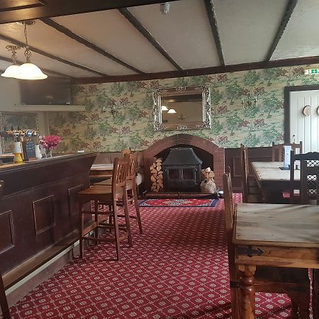 Plough Hotel Kirk Yetholm Bagian luar foto
