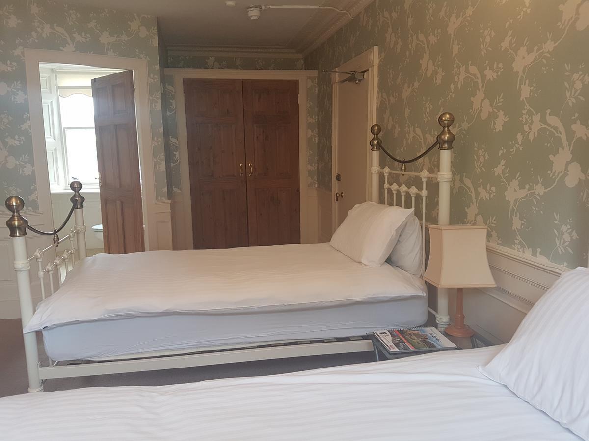 Plough Hotel Kirk Yetholm Bagian luar foto